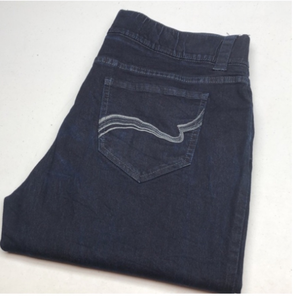 LIKE NEW RIDERS BY LEE DARKWASH WIDE BOOT JEANS 18W/34x32 ⭐️